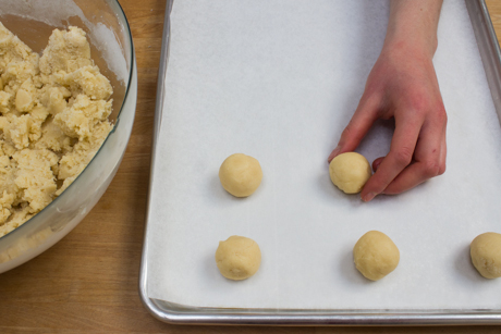 chinese-almond-cookies