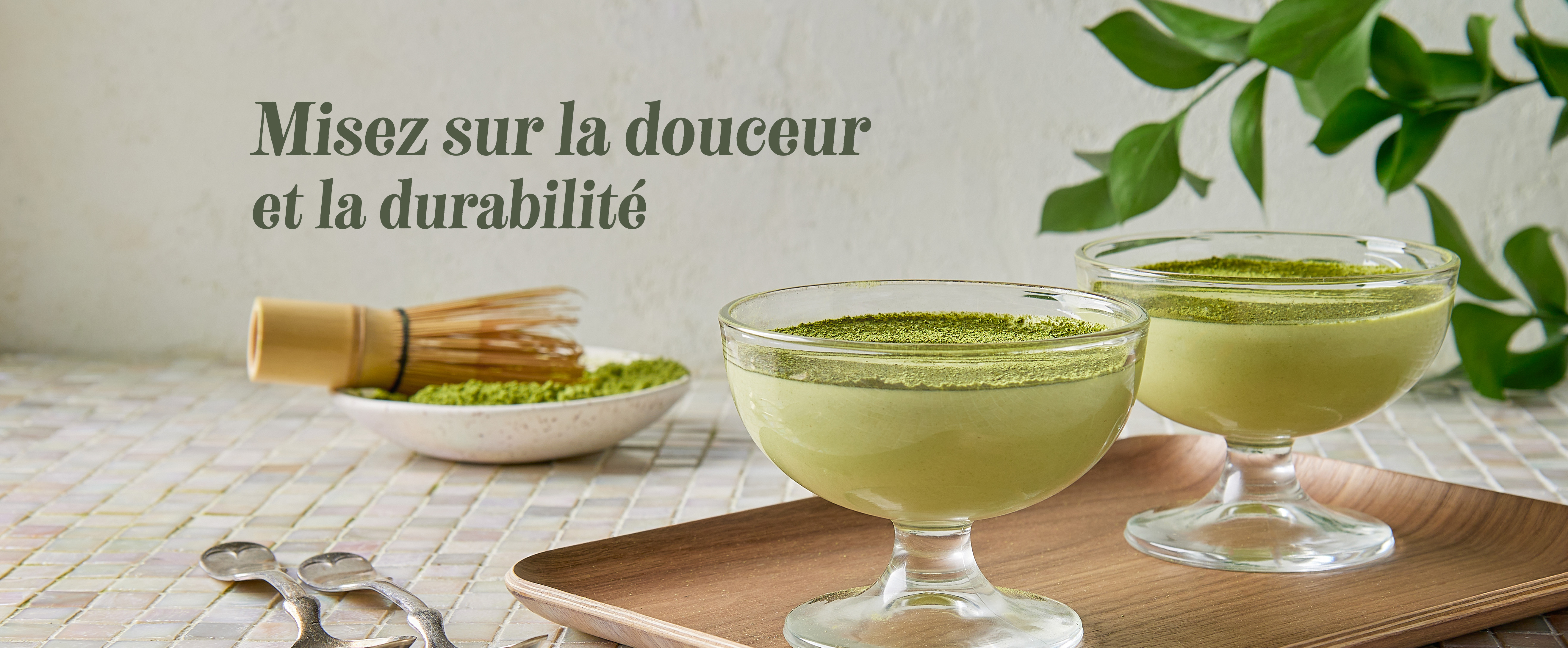 Mousse au matcha avec texte Misez sur la douceur et la durabilité