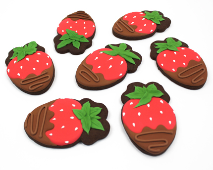 Biscuits à décorer “fraises trempées dans le chocolat”