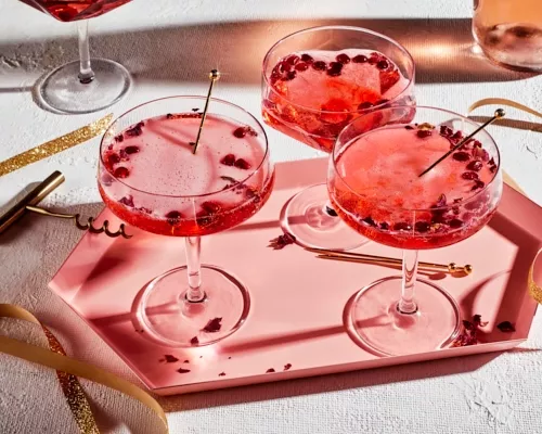 Cocktail pétillant grenade et eau de rose